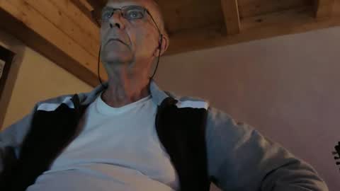Snapshot of stefi444466 chatting on April 24, 7:05 pm stefi444466 online show from April 24, 7:05 pm