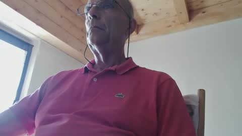 Snapshot of stefi444466 chatting on May 14, 1:07 pm stefi444466 online show from May 14, 1:07 pm