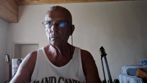 Snapshot of stefi444466 chatting on July 19, 3:38 pm stefi444466 online show from July 19, 3:38 pm