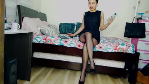 Zuly online show from December 2, 3:47 am