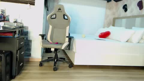 Zuly online show from September 14, 12:32 am