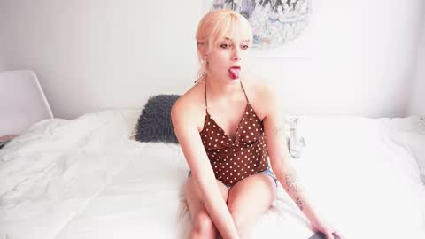 Stef online show from February 9, 6:56 pm