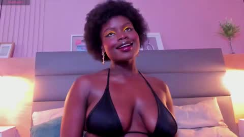 Snapshot of stela_ebony chatting on November 14, 8:29 pm STELA online show from November 14, 8:29 pm