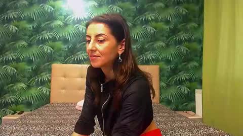 Snapshot of stella_john chatting on January 1, 9:39 am Stella John online show from January 1, 9:39 am