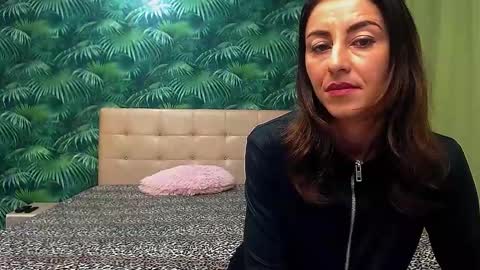 Snapshot of stella_john chatting on January 19, 5:26 am Stella John online show from January 19, 5:26 am