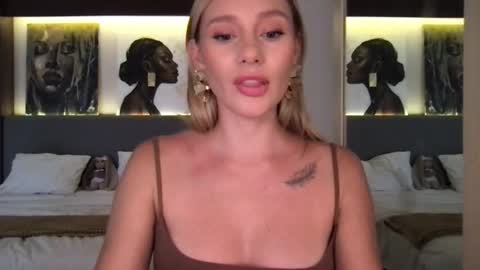 Snapshot of stella_loveu chatting on September 11, 8:14 am Stella online show from September 11, 8:14 am