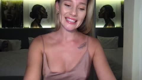 Snapshot of stella_loveu chatting on October 8, 1:20 pm Stella online show from October 8, 1:20 pm