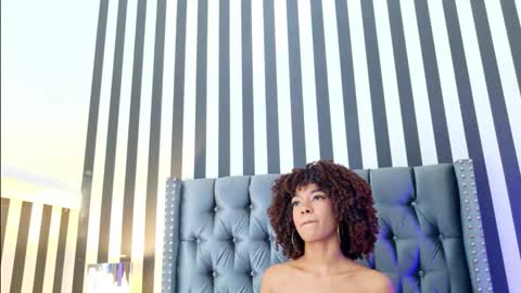 Snapshot of stellaciel_ chatting on November 22, 10:31 pm S T E L L A online show from November 22, 10:31 pm