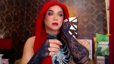 CALL ME STELLA online show from December 30, 9:05 am