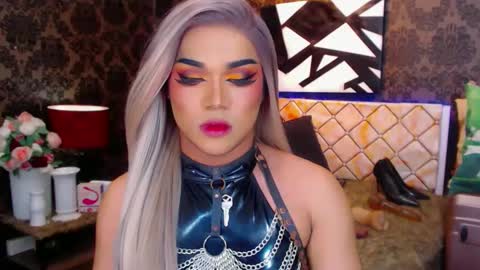 CALL ME STELLA online show from January 1, 10:43 am