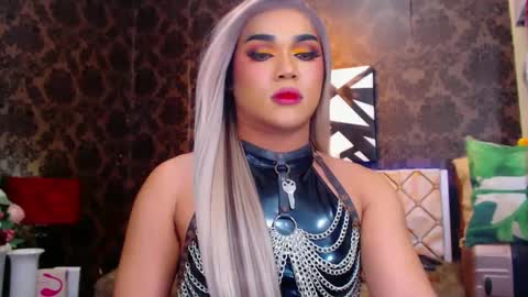 CALL ME STELLA online show from January 4, 2:35 pm