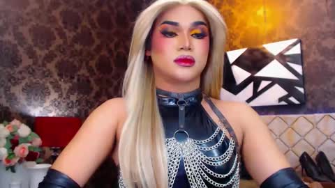 CALL ME STELLA online show from February 21, 9:34 am