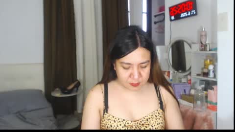 Snapshot of stellahugets chatting on June 27, 2:05 am Stella online show from June 27, 2:05 am