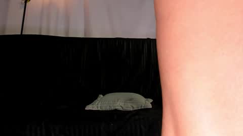 stellart_ online show from March 4, 2:49 am