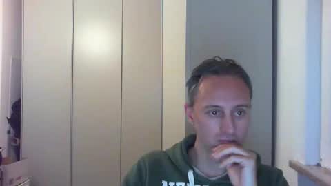 sten015 online show from November 24, 4:51 pm