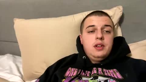 Honestly Im a slut I have a high sex drive and I love talking to people off this platform  online show from January 14, 11:16 pm