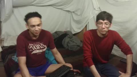 Snapshot of stepbrosplay chatting on October 4, 8:18 pm Stepbrosplay online show from October 4, 8:18 pm