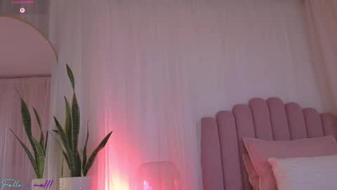 stephania_let online show from October 3, 1:19 pm