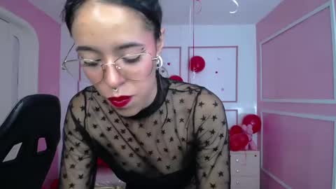 Stephania online show from March 1, 1:40 pm