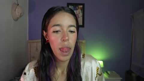 Stephania online show from March 24, 5:40 pm