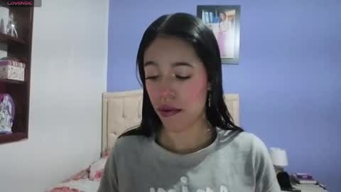 Snapshot of stephania_t chatting on May 4, 3:41 pm Stephania online show from May 4, 3:41 pm