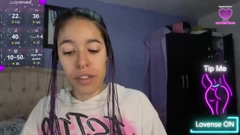 Snapshot of stephania_t chatting on May 22, 5:18 pm Stephania online show from May 22, 5:18 pm