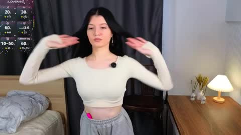 Amelia online show from April 6, 1:25 am