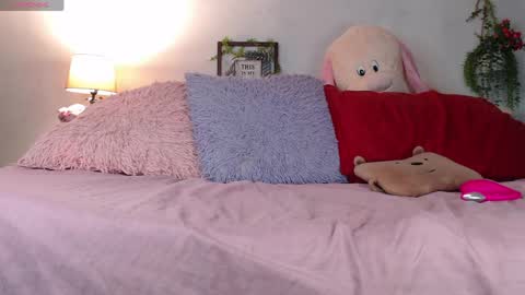    IG  stephani 3333 online show from April 8, 1:11 pm