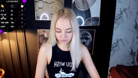 Snapshot of stephanie_sea chatting on December 23, 2:56 am Stephanie Sea online show from December 23, 2:56 am