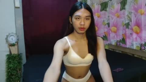 Snapshot of stephanie_zee chatting on June 28, 9:15 am stephanie_zee online show from June 28, 9:15 am