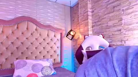 Stephaniesun  online show from July 28, 6:20 pm
