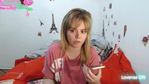 Stephanie   online show from December 4, 11:08 am