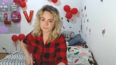 Stephanie   online show from May 19, 8:53 am