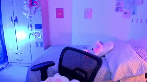 Stephanie  online show from February 25, 11:44 pm