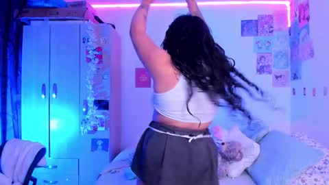 Stephanie  online show from March 6, 5:03 am