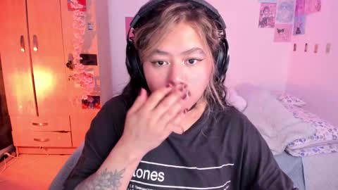 Stephanie  online show from March 11, 12:44 am