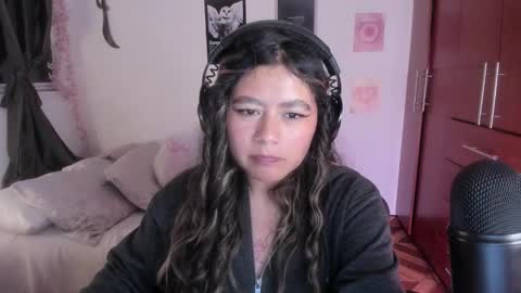 Stephanie  online show from December 18, 1:55 am