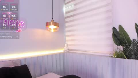 Stephany  online show from December 18, 4:35 pm