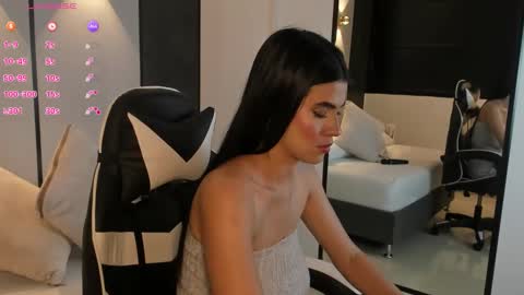 S T E P H A N Y A online show from October 16, 8:32 pm