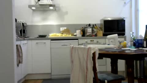 Snapshot of stephdusud30 chatting on December 23, 10:32 am stephane online show from December 23, 10:32 am