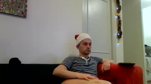 Snapshot of stephdusud30 chatting on December 25, 10:16 pm stephane online show from December 25, 10:16 pm