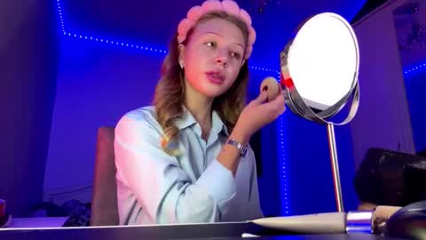 Snapshot of stepheniesemans chatting on February 15, 3:09 pm Stef online show from February 15, 3:09 pm