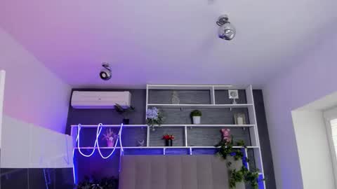 Stephie online show from March 20, 6:29 am