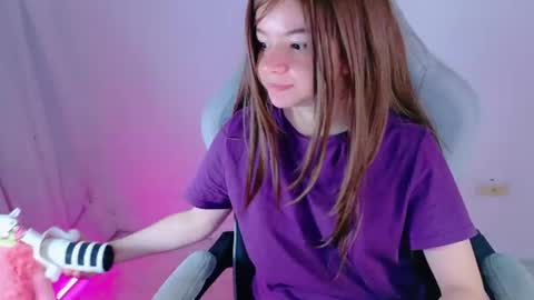 Snapshot of stephybrown chatting on August 2, 2:10 am stephy online show from August 2, 2:10 am