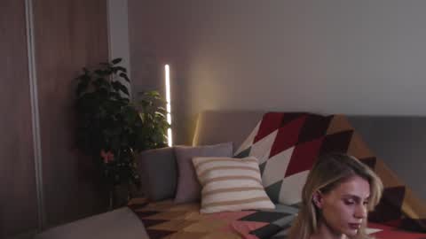 Snapshot of stess_x chatting on August 1, 5:01 pm Stephania online show from August 1, 5:01 pm
