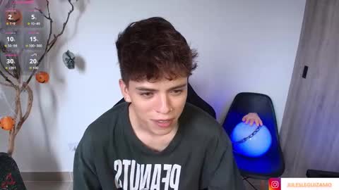 Snapshot of stev_austin_ chatting on October 17, 7:16 pm Stev austin online show from October 17, 7:16 pm