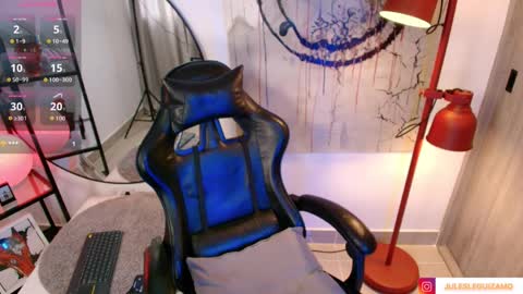 Stev austin  online show from April 6, 9:27 pm