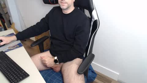 Snapshot of steve_oo8 chatting on January 8, 5:15 pm steve_oo8 online show from January 8, 5:15 pm