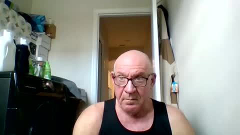 stevejons47 online show from December 18, 4:46 pm