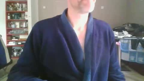 Snapshot of steven123456785857 chatting on October 16, 7:53 am steven123456785857 online show from October 16, 7:53 am